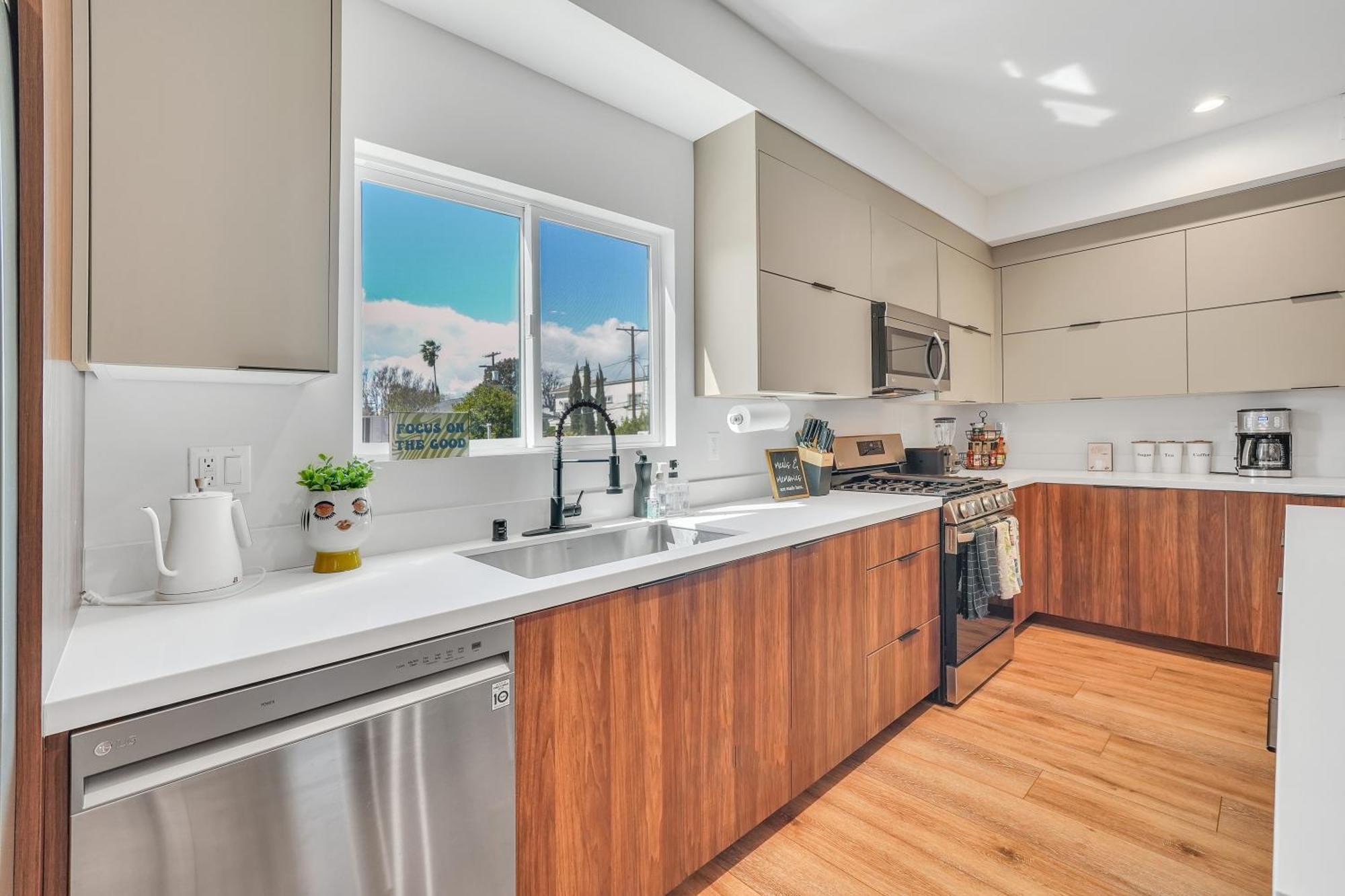 Luxurious Townhome W/3 Master Suites Gated Parking Los Angeles Dış mekan fotoğraf
